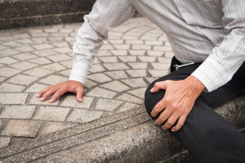 who is liable for sidewalk falls in CA?